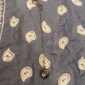 Sterling silver necklace with 3 mini pearls